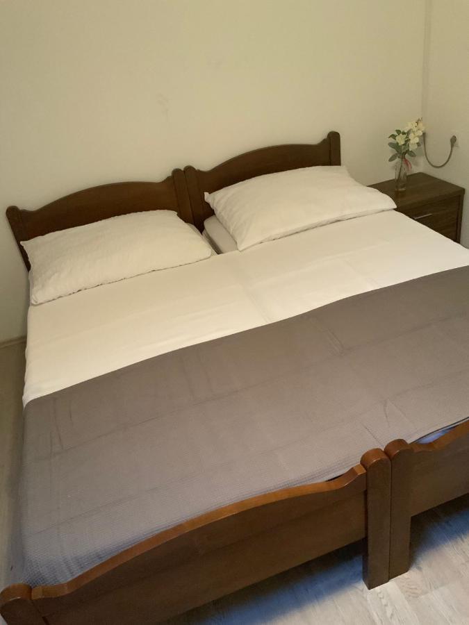 Apartman Lili Затон Екстериор снимка