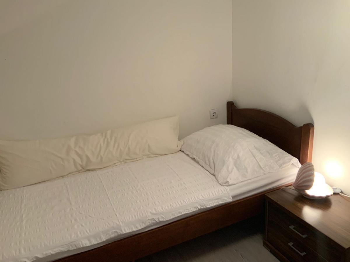 Apartman Lili Затон Екстериор снимка