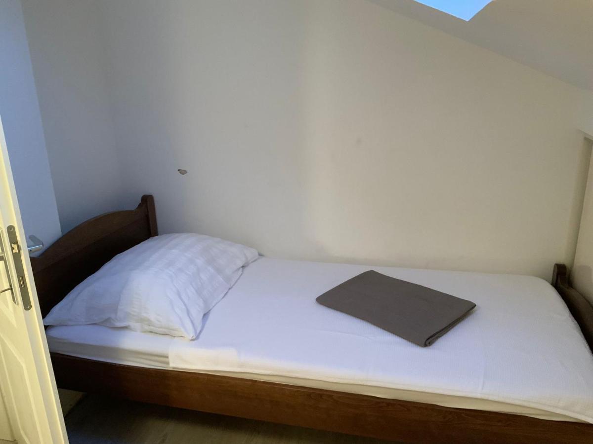 Apartman Lili Затон Екстериор снимка