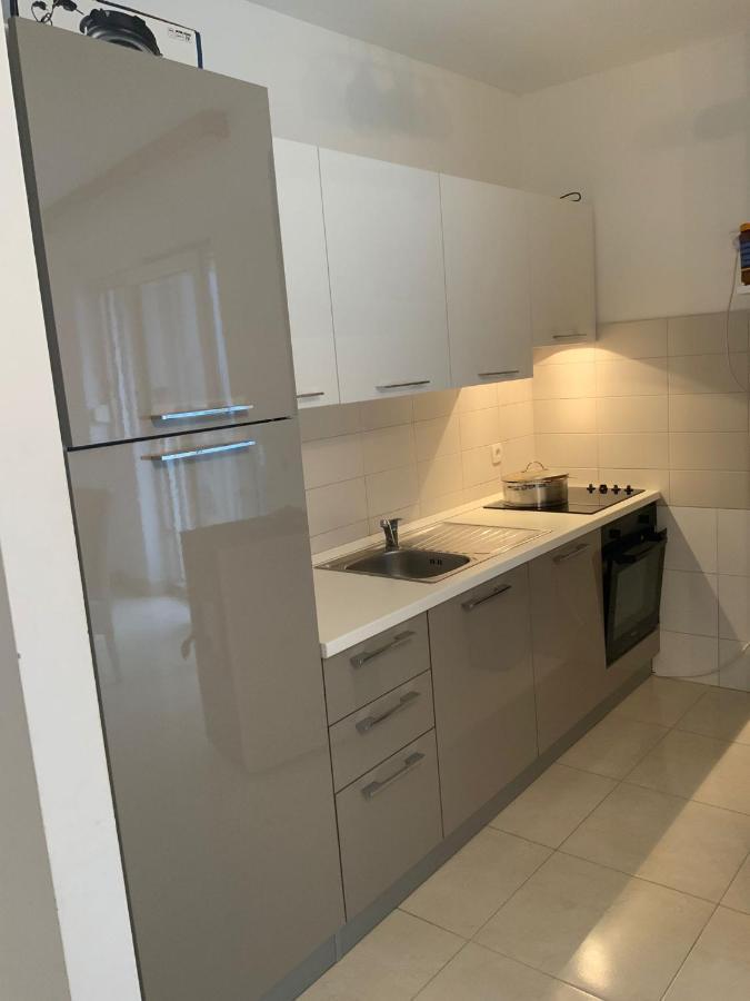 Apartman Lili Затон Екстериор снимка