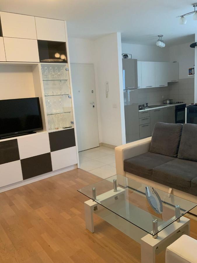 Apartman Lili Затон Екстериор снимка